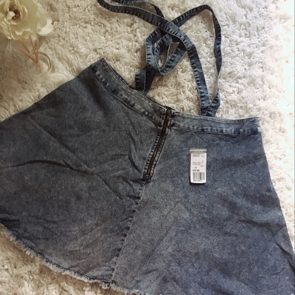 Forever 21 Overall Skirt- NEVER WORN - Picture 2 of 2